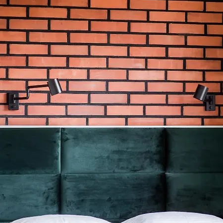 Shipyard - Free Private Parking