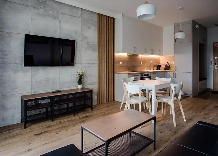 Shipyard - Free Private Parking *