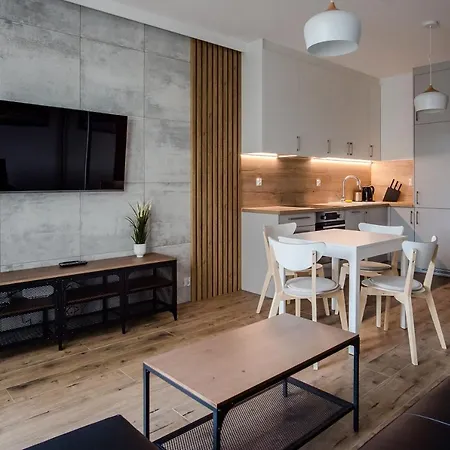 Shipyard - Free Private Parking *